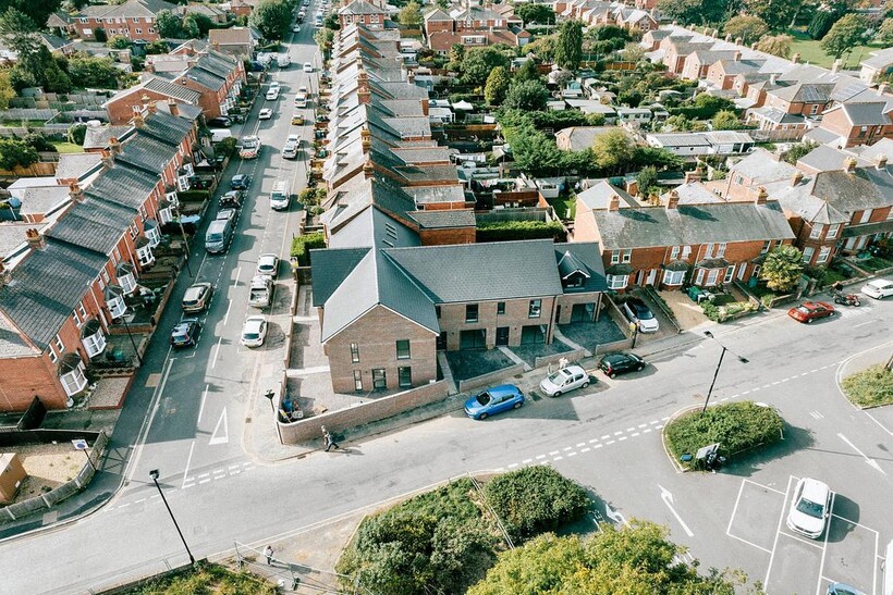 Medina Avenue, Newport PO30 2 bed end of terrace house to rent - £1,250 pcm (£288 pw)