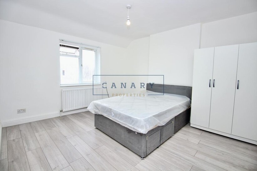 Rogers Road, Tooting, London, SW17 House share to rent - £950 pcm (£219 pw)