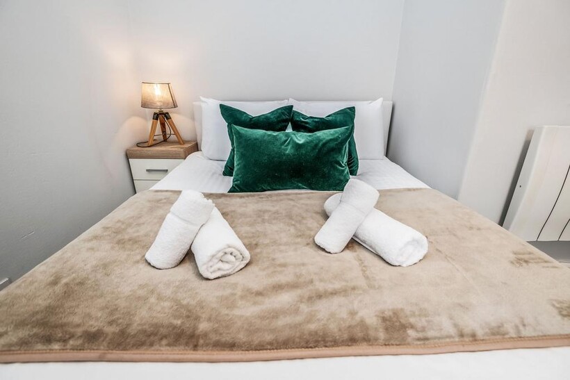 Earlston Place, Edinburgh EH7 1 bed serviced apartment to rent - £3,600 pcm (£831 pw)