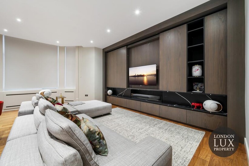 Ennismore Gardens, London SW7 2 bed apartment to rent - £19,500 pcm (£4,500 pw)