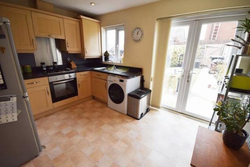 Brentleigh Way, Stoke-on-Trent ST1 4 bed terraced house to rent - £1,200 pcm (£277 pw)