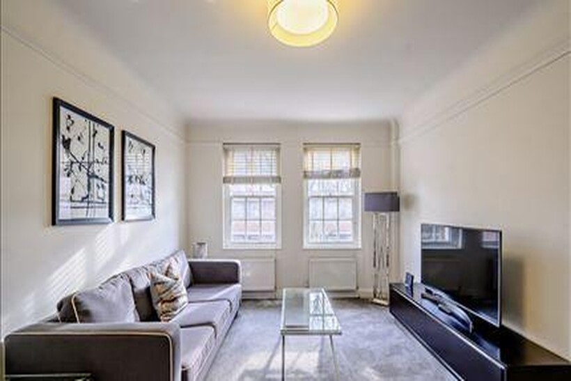 Fulham Road, London. SW3 2 bed apartment to rent - £4,767 pcm (£1,100 pw)