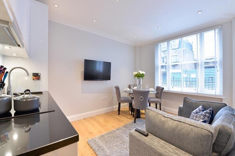 Hill Street, London W1J 1 bed flat to rent - £3,120 pcm (£720 pw)
