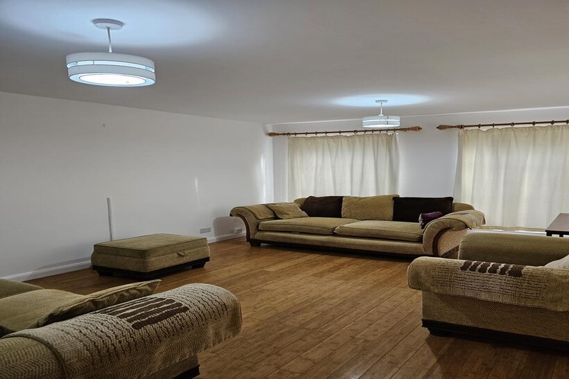 Mandela Street, London SW9 4 bed house to rent - £3,600 pcm (£831 pw)