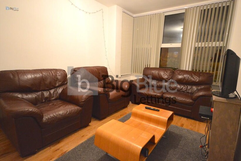 10 Beechwood Crescent, Burley, Leeds LS4 4 bed property to rent - £1,820 pcm (£420 pw)