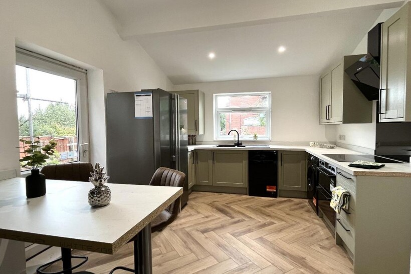 Nottingham NG7 6 bed house share to rent - £521 pcm (£120 pw)