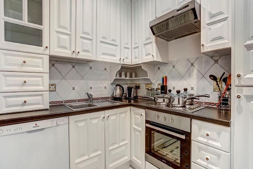 Lexham Gardens, London W8 2 bed flat to rent - £4,333 pcm (£1,000 pw)