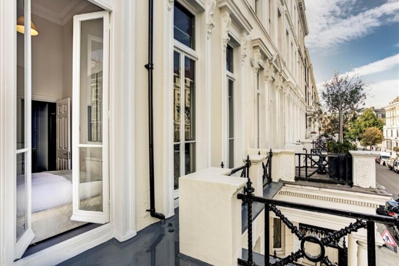 Lexham Gardens, London W8 2 bed flat to rent - £4,333 pcm (£1,000 pw)