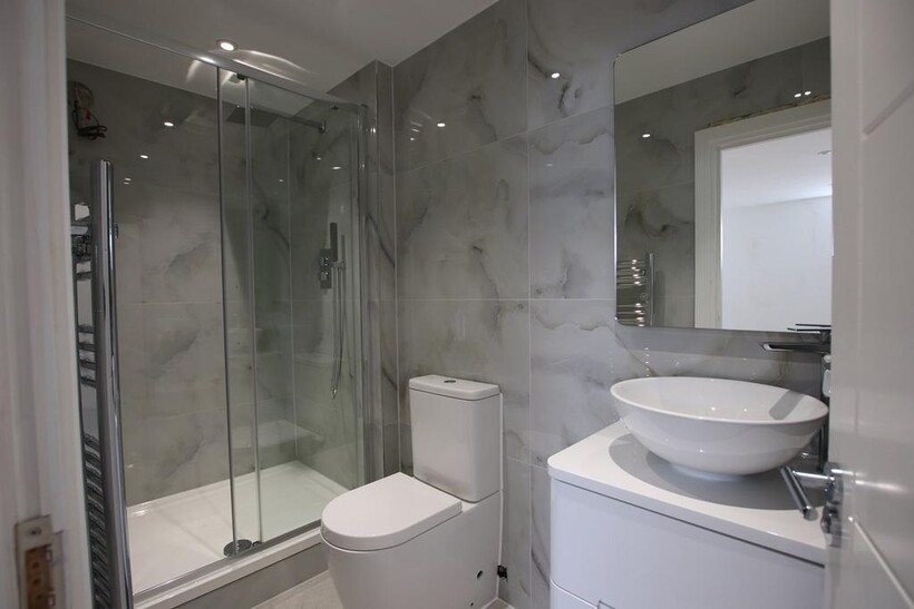 Purley Rise, Purley, CR8 2 bed flat to rent - £2,100 pcm (£485 pw)