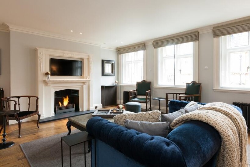 North Audley Street, London W1K 2 bed flat to rent - £35,533 pcm (£8,200 pw)