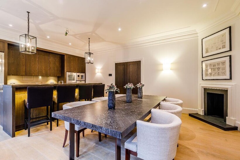 Mayfair W1K 3 bed apartment to rent - £20,800 pcm (£4,800 pw)