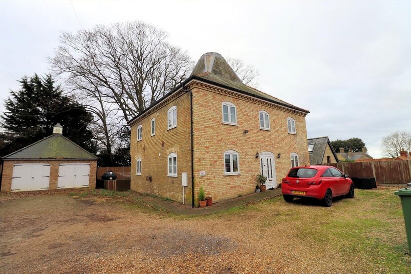Whittington Hill, Whittington PE33 4 bed detached house to rent - £1,500 pcm (£346 pw)