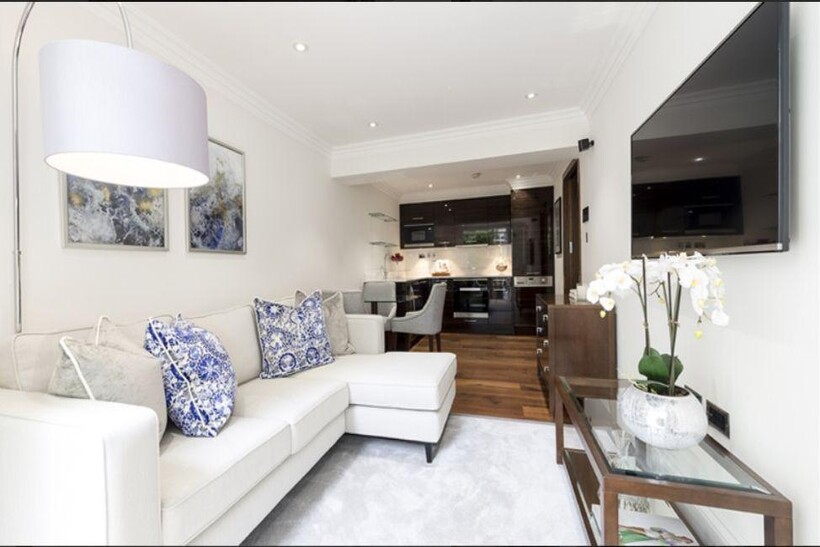 Kensington Gardens Square, London. W2 1 bed apartment to rent - £3,142 pcm (£725 pw)
