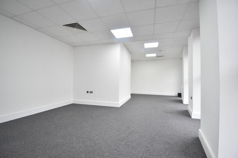 Radhas House, 146 Seven Sisters Road... Property to rent - £1,250 pcm (£288 pw)