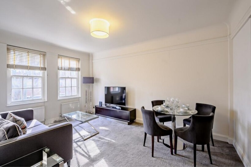 Fulham Road, London SW3 2 bed apartment to rent - £4,767 pcm (£1,100 pw)