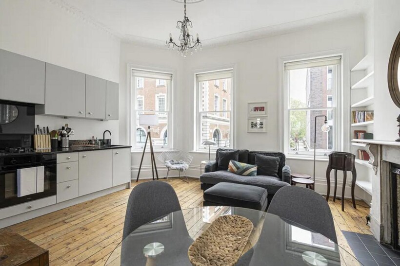 Kensington Church Street, London, W8 1 bed apartment to rent - £5,633 pcm (£1,300 pw)