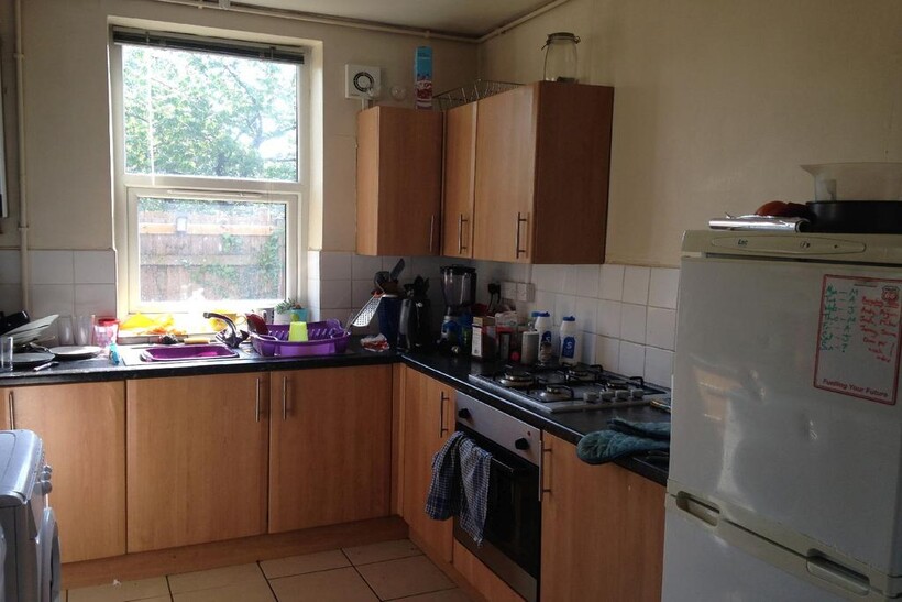 Nottingham NG7 6 bed house to rent - £565 pcm (£130 pw)