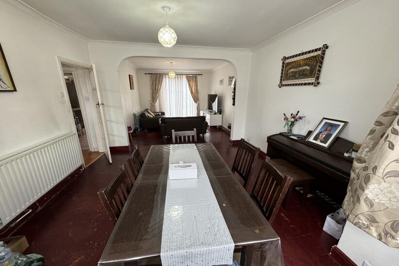 Park Road, HOUNSLOW, Greater London, tw3 3 bed semi-detached house to rent - £2,300 pcm (£531 pw)
