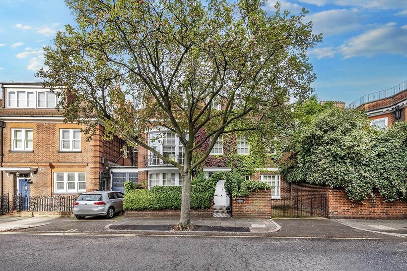 Avenue Road, London NW8 5 bed link detached house to rent - £15,167 pcm (£3,500 pw)
