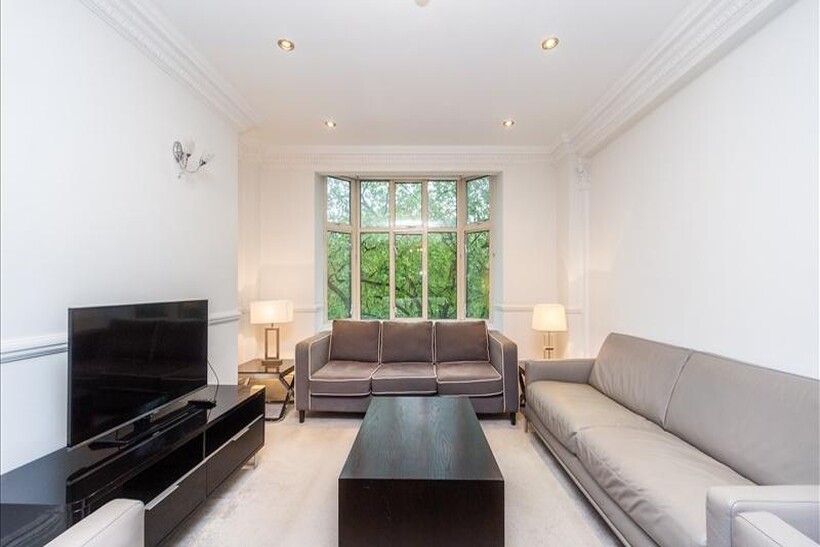 Park Road, London NW8 4 bed apartment to rent - £8,870 pcm (£2,047 pw)
