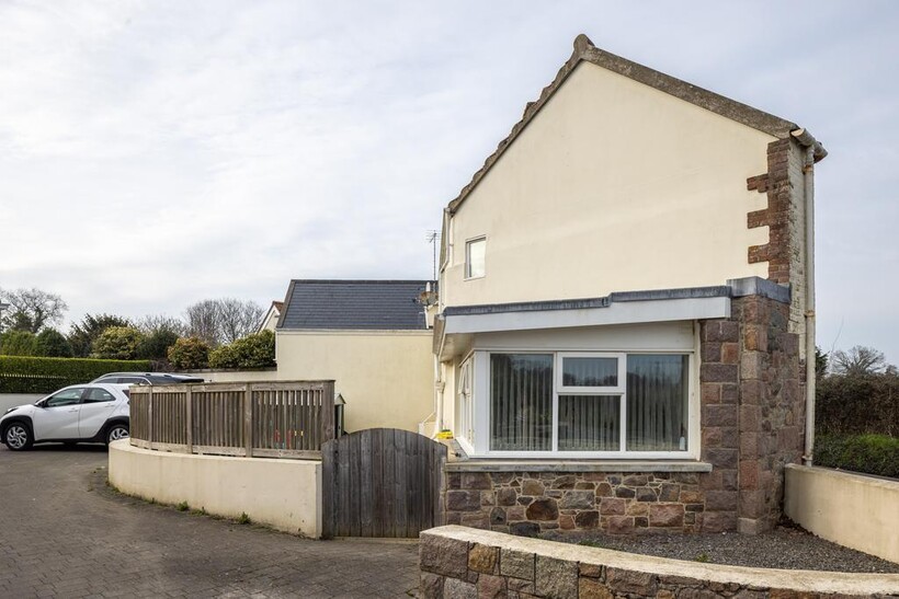 La Grande Route De Faldouet, St.... 3 bed semi-detached house to rent - £2,100 pcm (£485 pw)