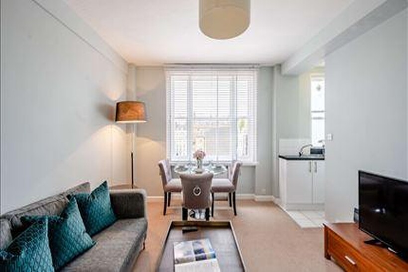 Hill Street, London W1J 1 bed flat to rent - £3,207 pcm (£740 pw)