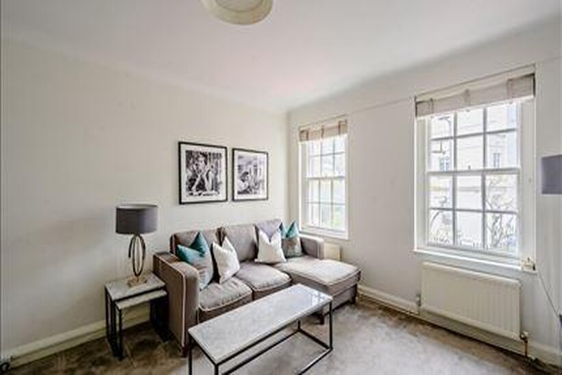 Fulham Road, London SW3 2 bed flat to rent - £4,117 pcm (£950 pw)