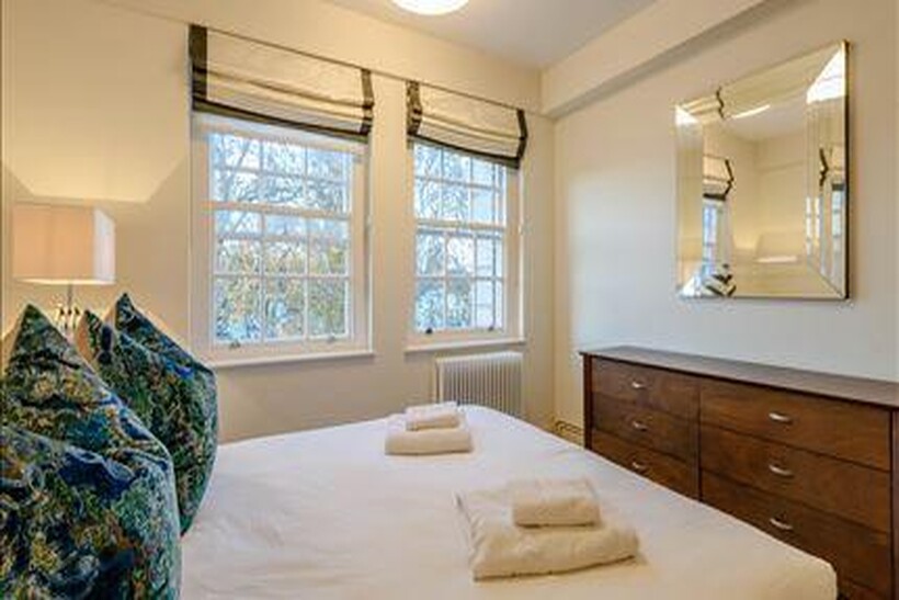 Pelham Court, London SW3 2 bed flat to rent - £4,117 pcm (£950 pw)