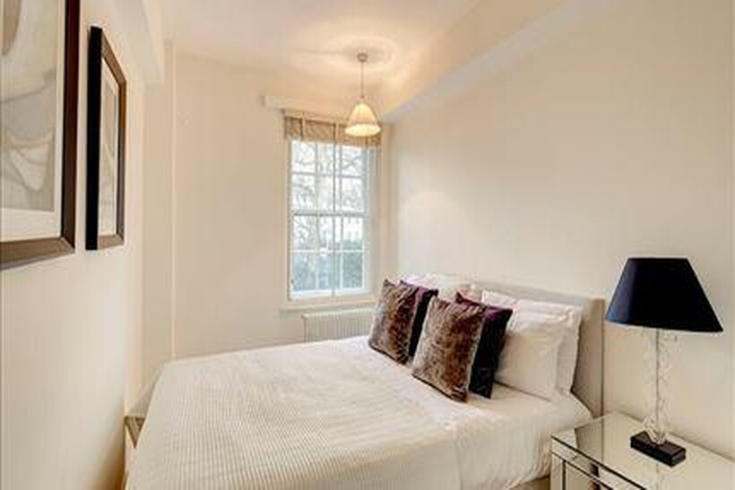 Fulham Road, London SW3 2 bed terraced house to rent - £4,550 pcm (£1,050 pw)