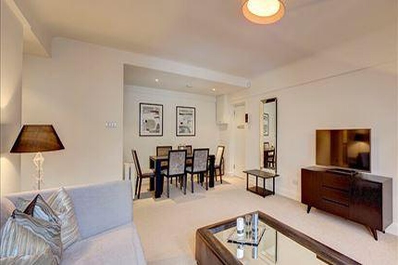 Fulham Road, London SW3 2 bed terraced house to rent - £4,550 pcm (£1,050 pw)