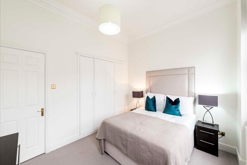 79-81 LEXHAM GARDENS, London W8 2 bed flat to rent - £4,160 pcm (£960 pw)