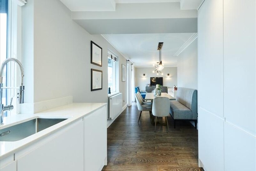 161 FULHAM ROAD, London SW3 2 bed flat to rent - £5,850 pcm (£1,350 pw)