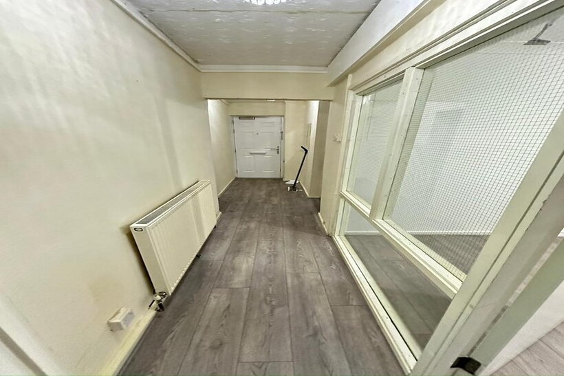Stourton Road, Quinton B32 3 bed flat to rent - £1,100 pcm (£254 pw)