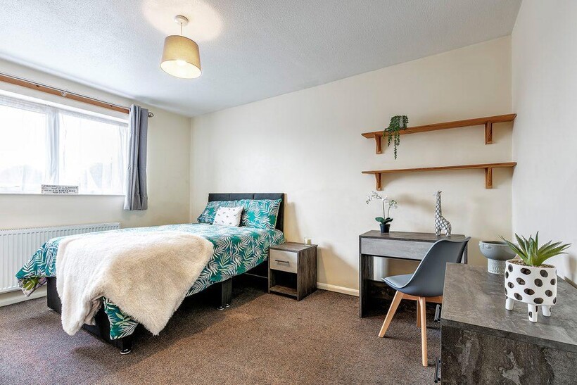 Tippett Close, Colchester CO4 5 bed terraced house to rent - £2,600 pcm (£600 pw)