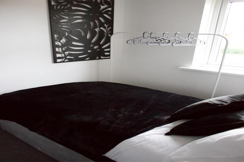 South Eighth Street, Milton Keynes MK9 3 bed house to rent - £3,600 pcm (£831 pw)