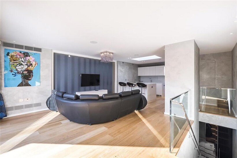 Mayfair W1S 3 bed apartment to rent - £7,800 pcm (£1,800 pw)