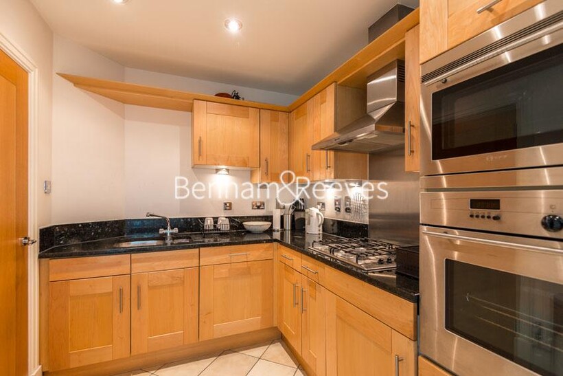 Warwick Road, Kensington W14 2 bed apartment to rent - £3,250 pcm (£750 pw)