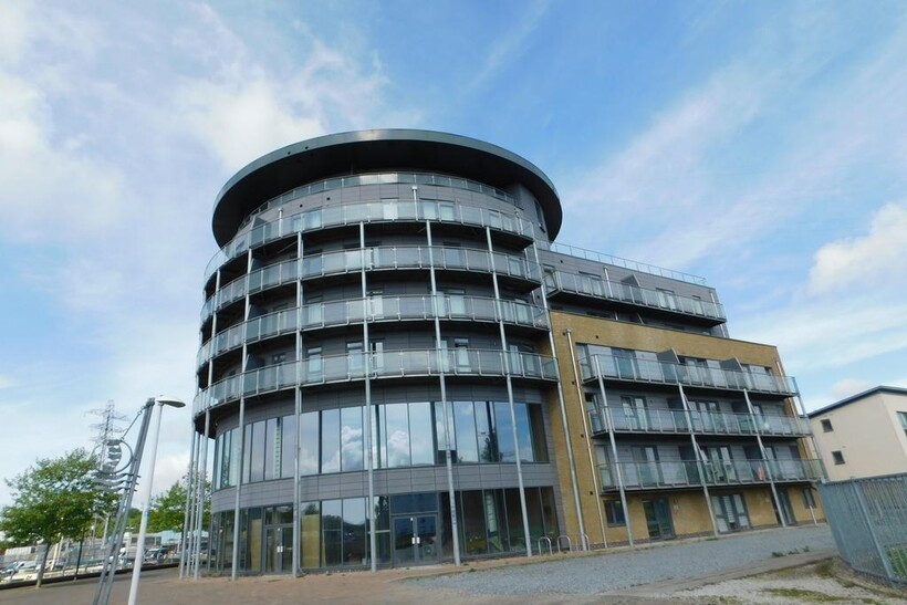 Ballantyne Drive, Colchester CO2 2 bed flat to rent - £1,250 pcm (£288 pw)