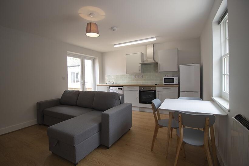 142 Mansfield Road, Nottingham, NG1 3HW 4 bed townhouse to rent - £2,600 pcm (£600 pw)