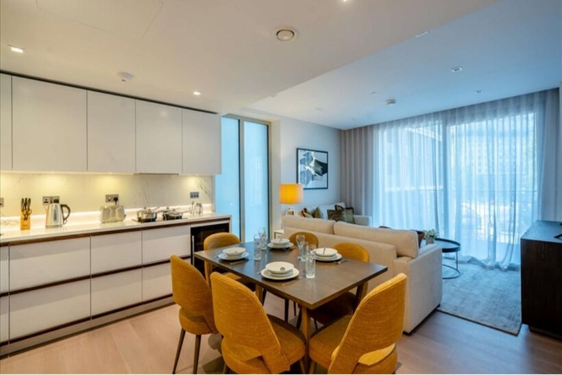 Edgware Road W2 3 bed apartment to rent - £8,619 pcm (£1,989 pw)