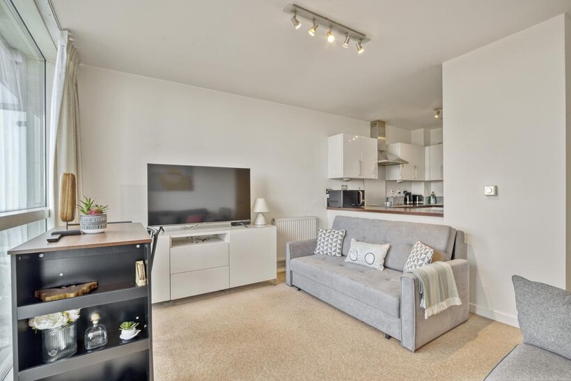 Argento Tower, London SW18 1 bed flat to rent - £5,997 pcm (£1,384 pw)