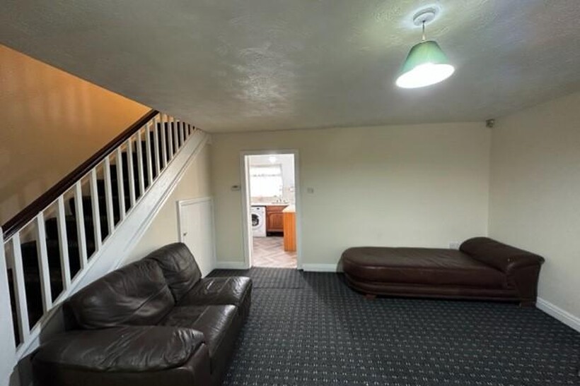 Old Hall Lane, Manchester M14 3 bed link detached house to rent - £1,450 pcm (£335 pw)