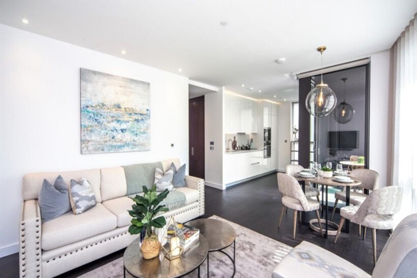 Charles Clowes Walk, Nine Elms SW11 2 bed apartment to rent - £4,420 pcm (£1,020 pw)