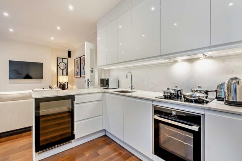 Hammersmith W6 3 bed apartment to rent - £5,828 pcm (£1,345 pw)