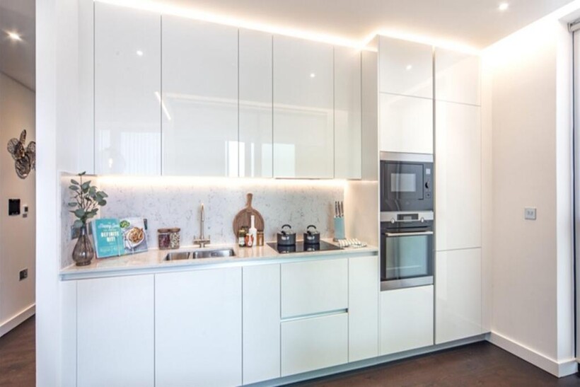 Charles Clowes Walk, Nine Elms SW11 2 bed apartment to rent - £4,680 pcm (£1,080 pw)