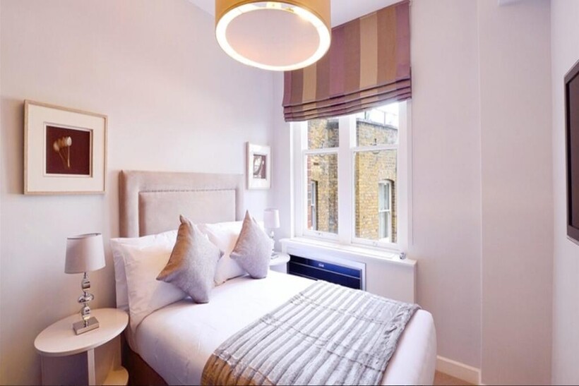 Mayfair W1J 2 bed apartment to rent - £4,767 pcm (£1,100 pw)