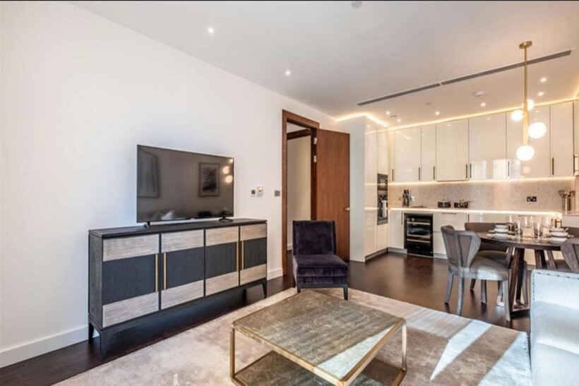 Charles Clowes Walk, Nine Elms SW11 3 bed apartment to rent - £6,873 pcm (£1,586 pw)