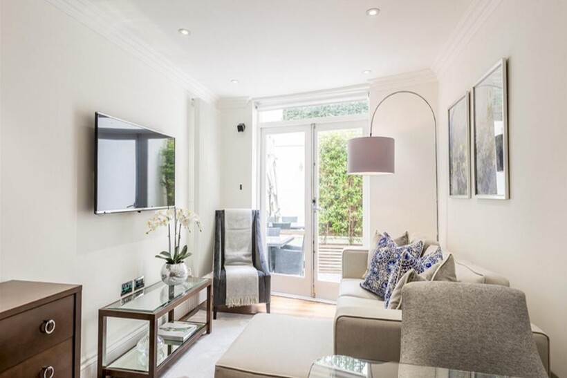Gardens Square, Bayswater W2 1 bed apartment to rent - £3,142 pcm (£725 pw)