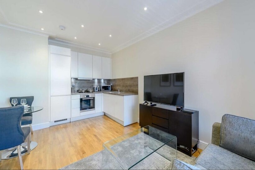 Hammersmith W6 1 bed apartment to rent - £2,557 pcm (£590 pw)