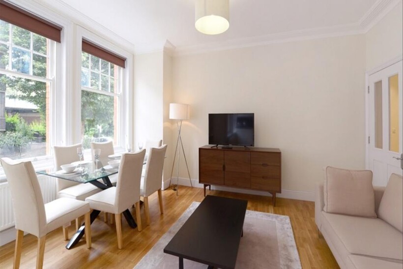 Hammersmith W6 3 bed apartment to rent - £5,633 pcm (£1,300 pw)